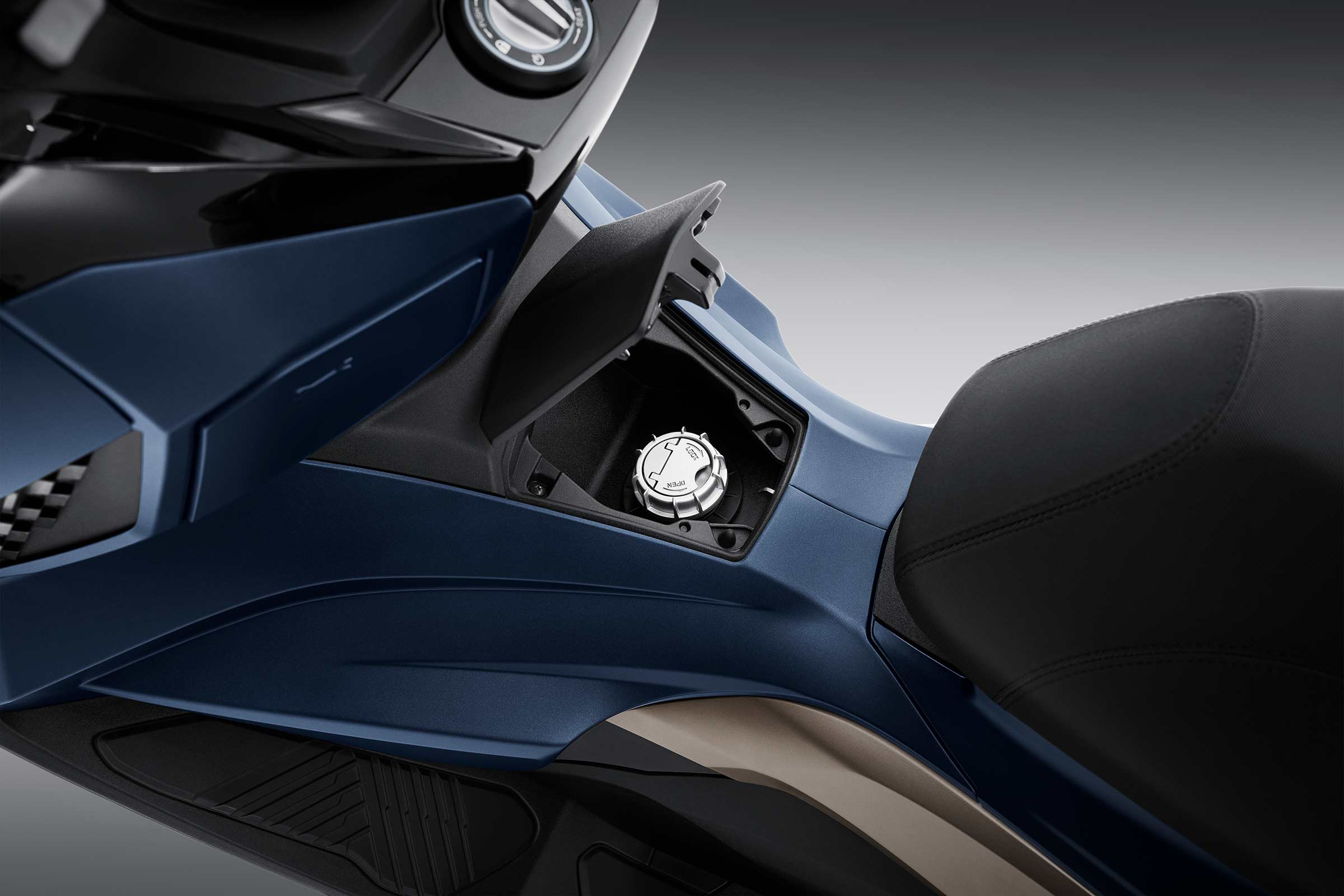 DZ3-Plus-Side-FuelTank