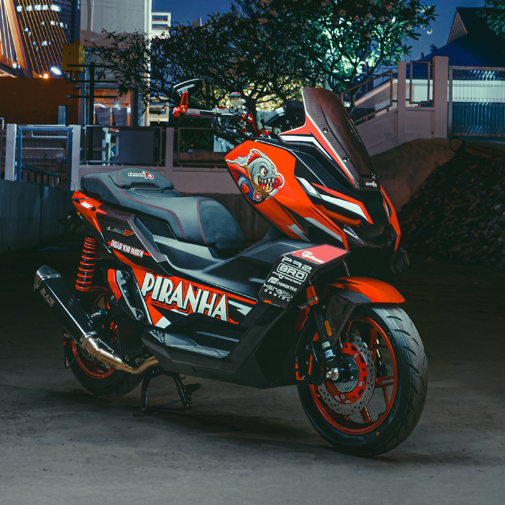 GPX-DZ2-Custom-piranhaandcrracin-02